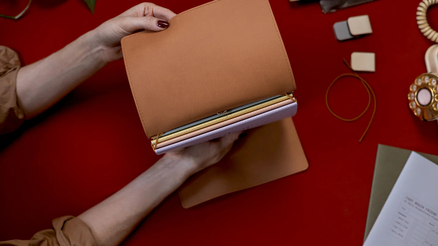 Creator's Friend Refillable Folio Trifold - (Saddle Brown)