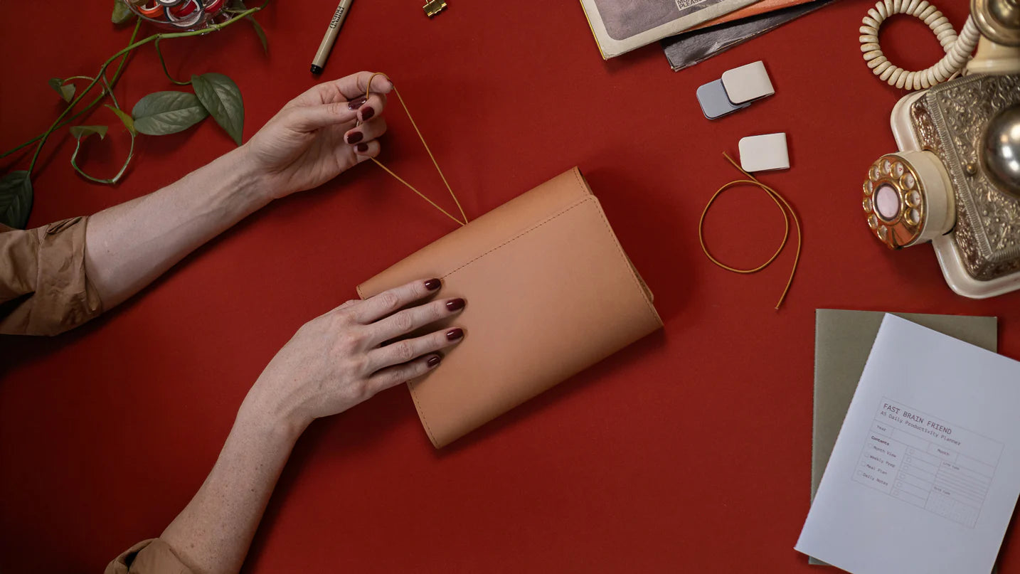 Creator's Friend Refillable Folio Trifold - (Saddle Brown)