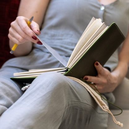 Creator's Friend Refillable Notebook Folio (Olive Green)