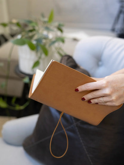 Creator's Friend Refillable Notebook Folio (Saddle Brown)