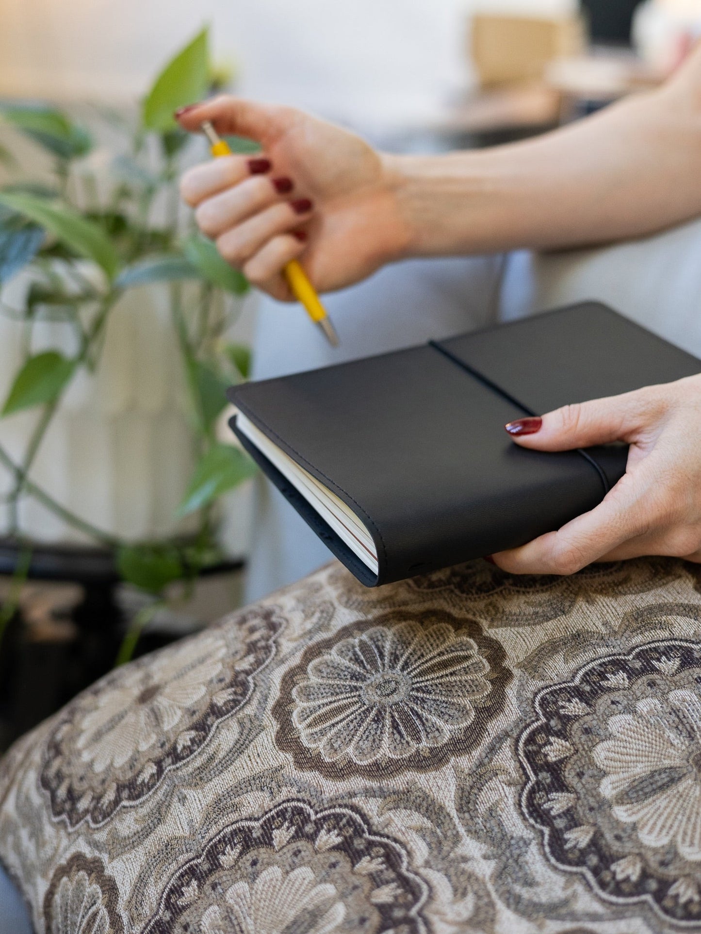 Creator's Friend Refillable Notebook Folio (Raven Black)