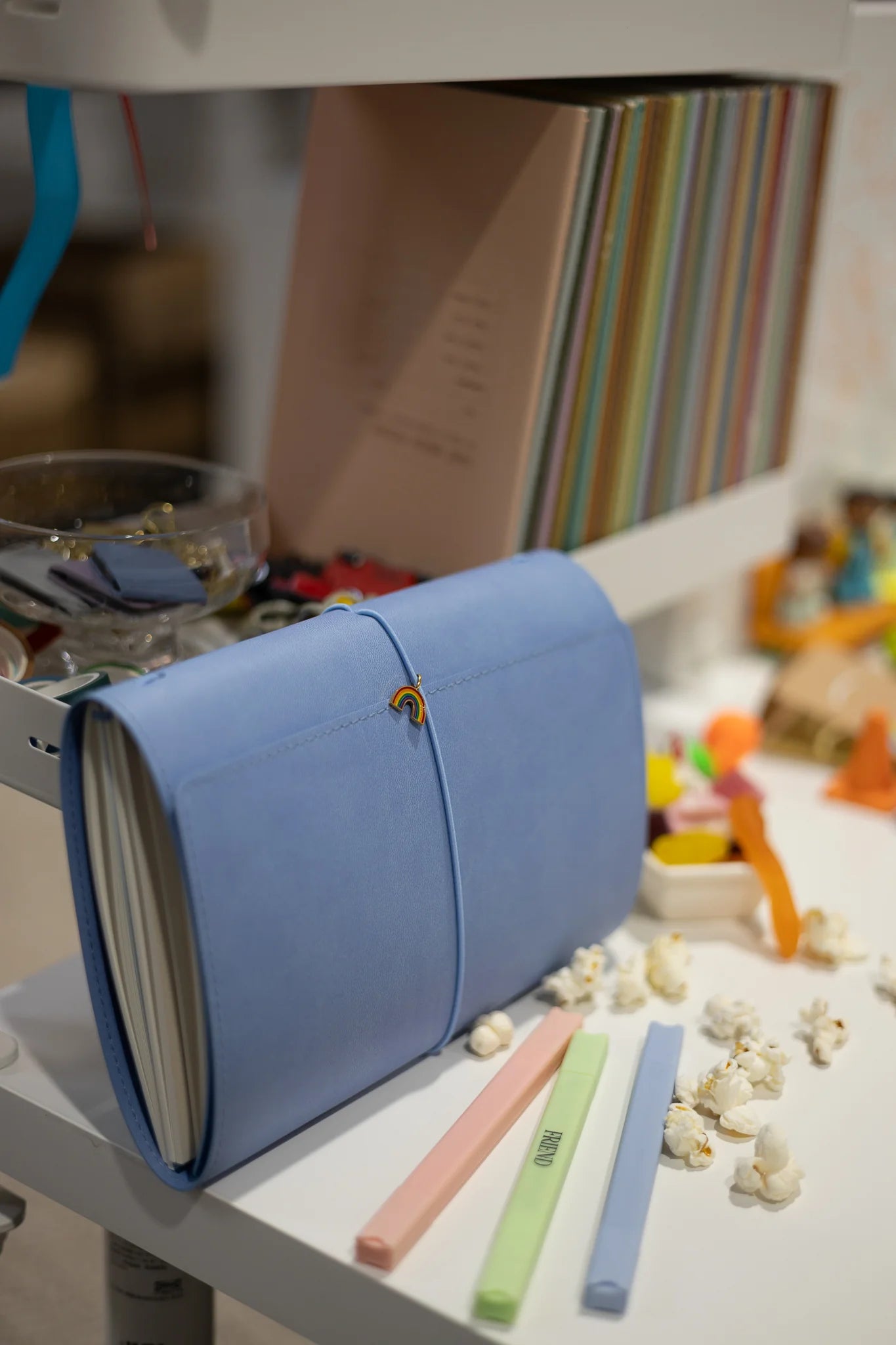 Creator's Friend Refillable Folio Trifold - (Periwinkle Blue)